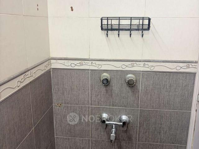 Property for rent in Deri