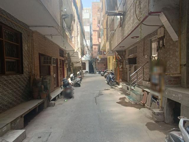 Property for rent in East Delhi, Deri