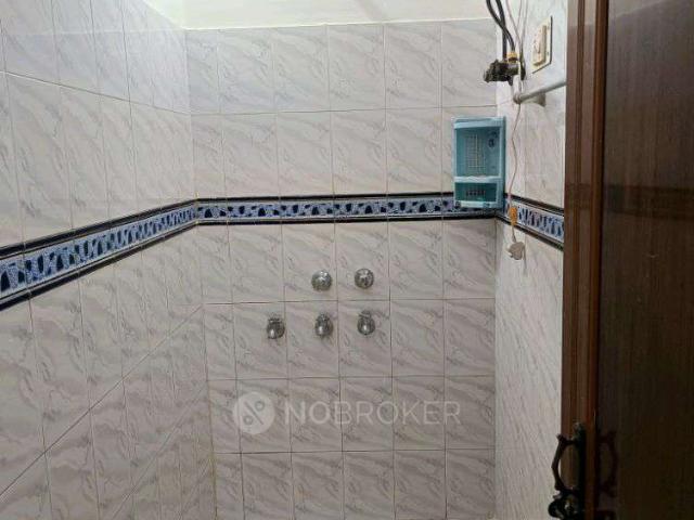 Property for rent in Deri