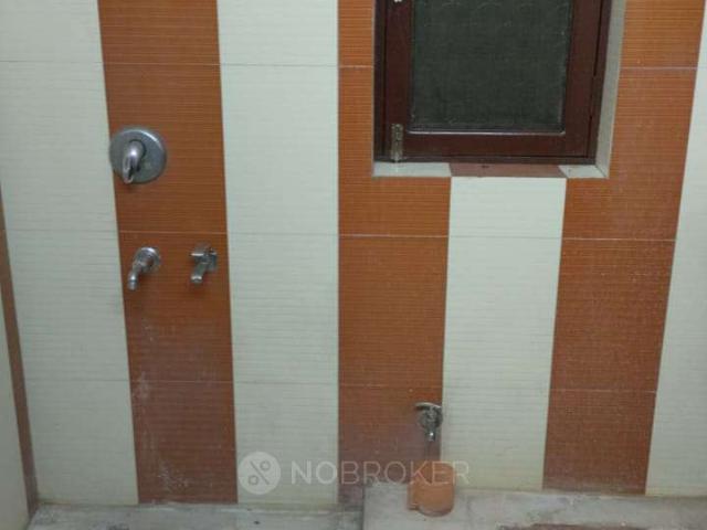 Property for rent in East Delhi, Deri
