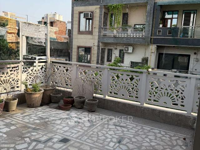 Property for rent in North West Delhi, Deri