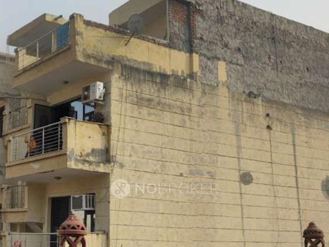 Property for rent in Hariana