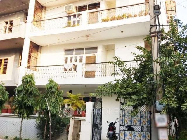 Property for rent in Hariana