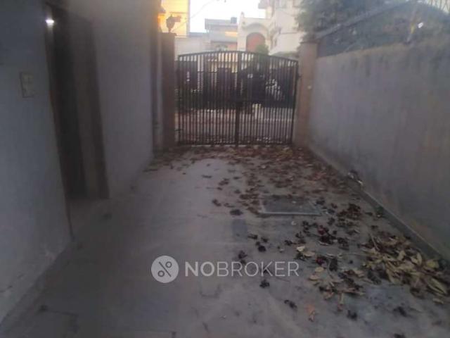 Property for rent in Hariana