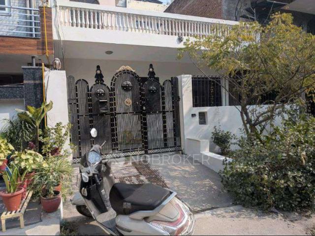 Property for rent in Hariana