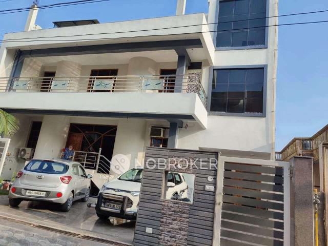 Property for rent in Hariana