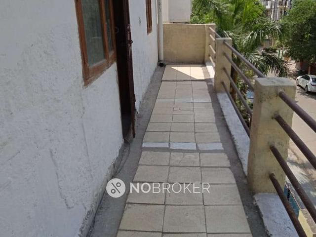 Property for rent in Sector 48, Noida