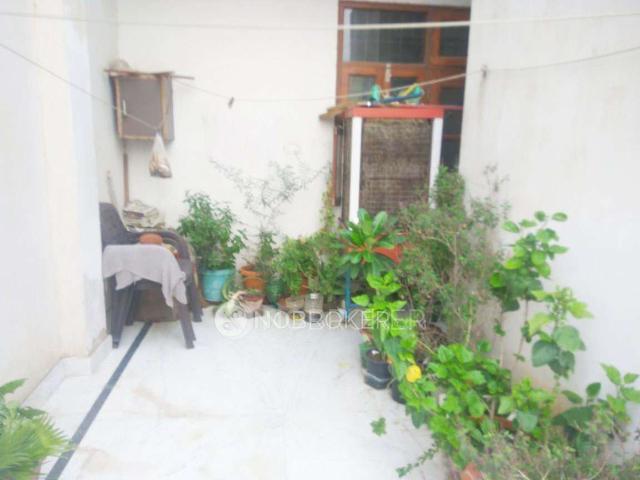Property for rent in Hariana