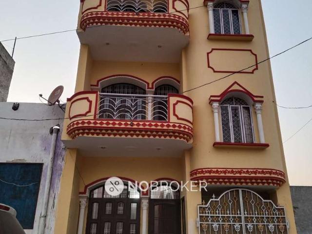 Property for rent in Hariana