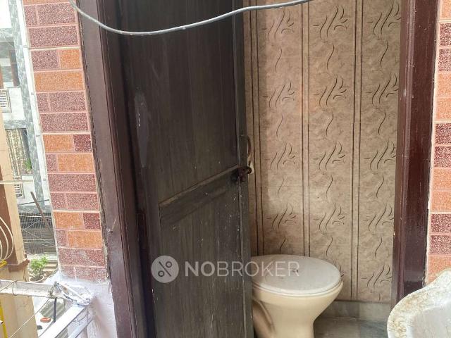 Property for rent in Deri