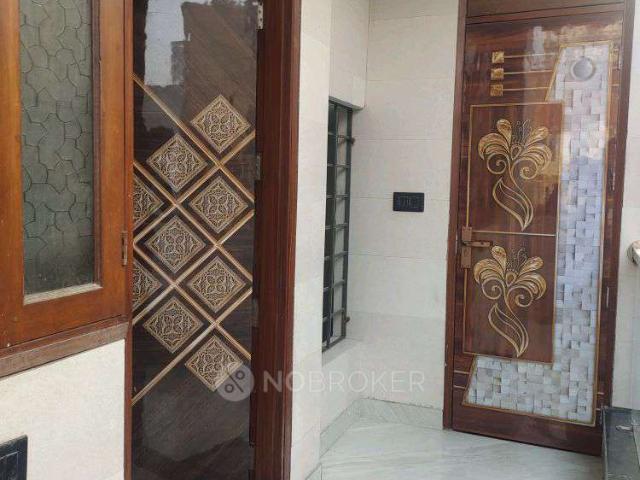 Property for rent in East Delhi, Deri