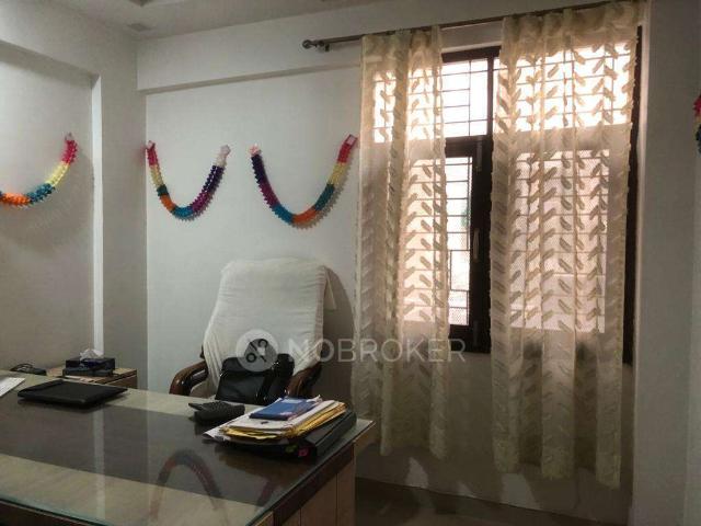 Property for rent in Deri