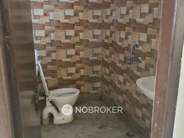 Property for rent in Deri