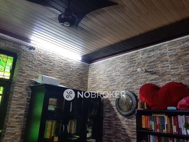 House for sale in North Delhi, Deri