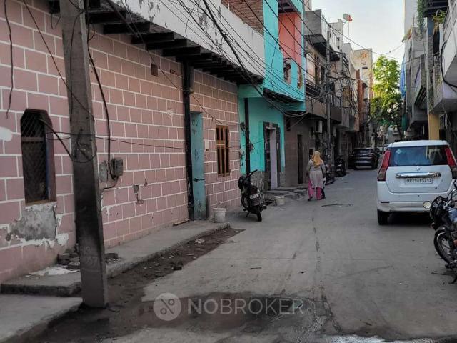 House for sale in Hariana