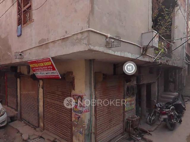 House for sale in Central Delhi, Deri