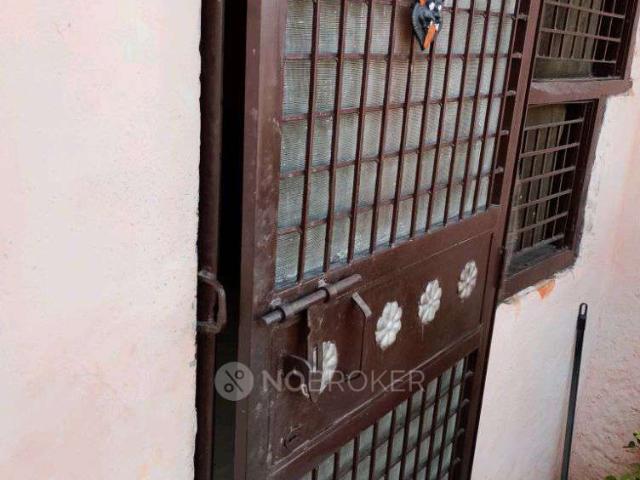House for sale in East Delhi, Deri