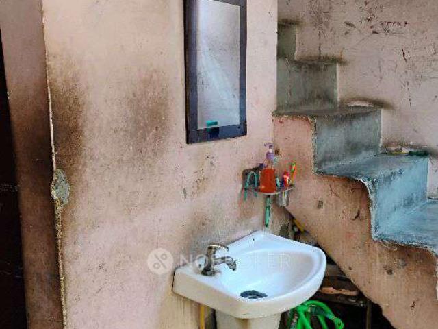 House for sale in Deri