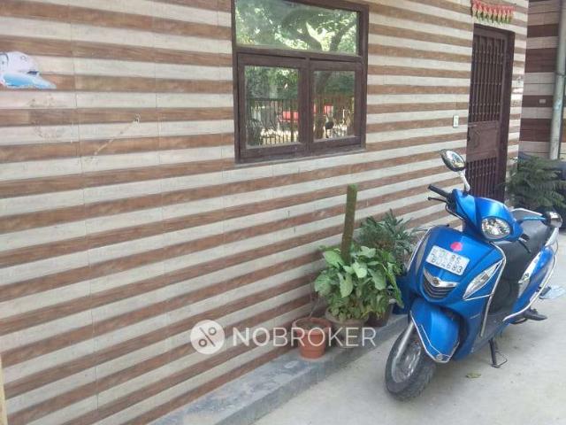 House for sale in West Delhi, Deri