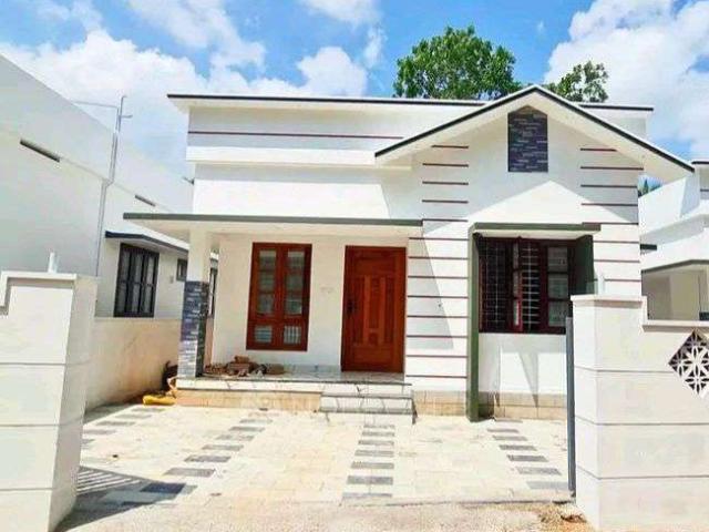 House for sale in North West Delhi, Deri