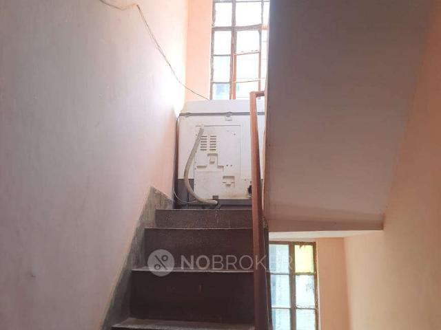 House for sale in North East Delhi, Deri