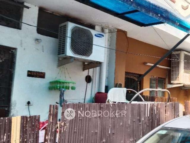 House for sale in Deri