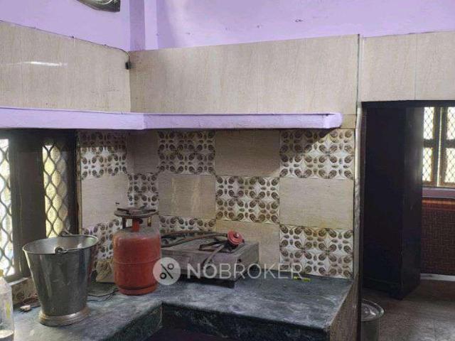 House for sale in Central Delhi, Deri