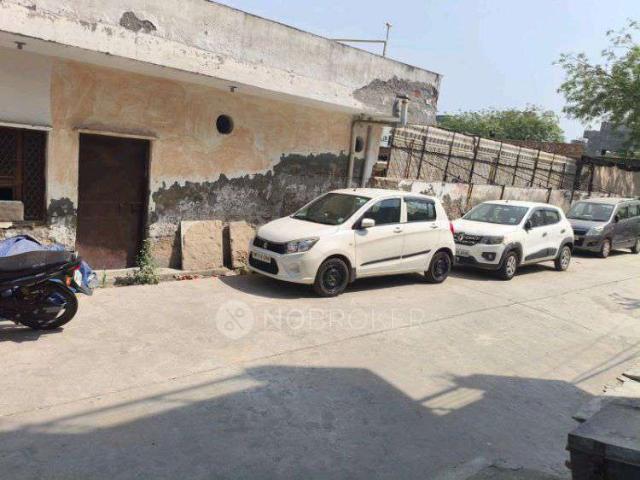 House for sale in South West Delhi, Deri