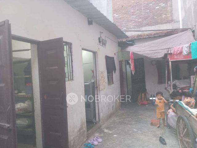 House for sale in North West Delhi, Deri