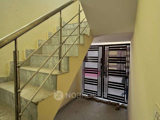 House for sale in Hariana