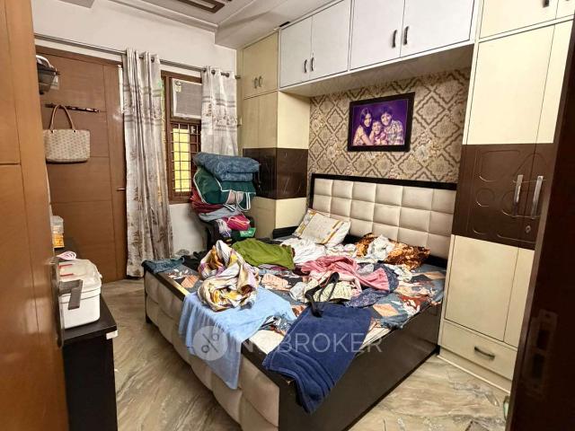House for sale in North West Delhi, Deri