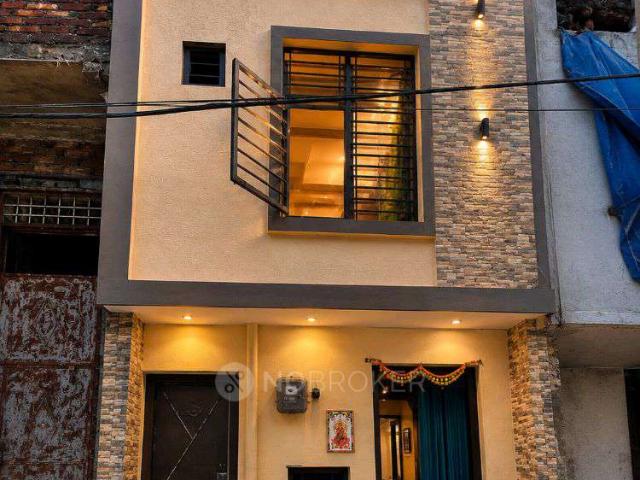 House for sale in North West Delhi, Deri