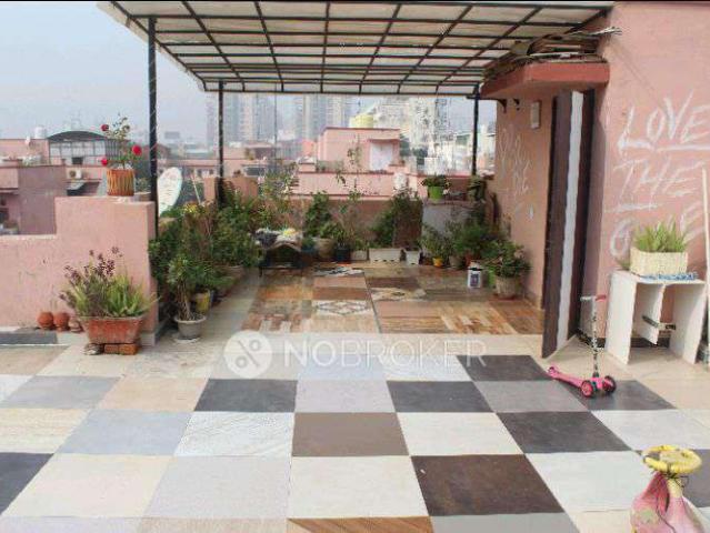 House for sale in Hariana