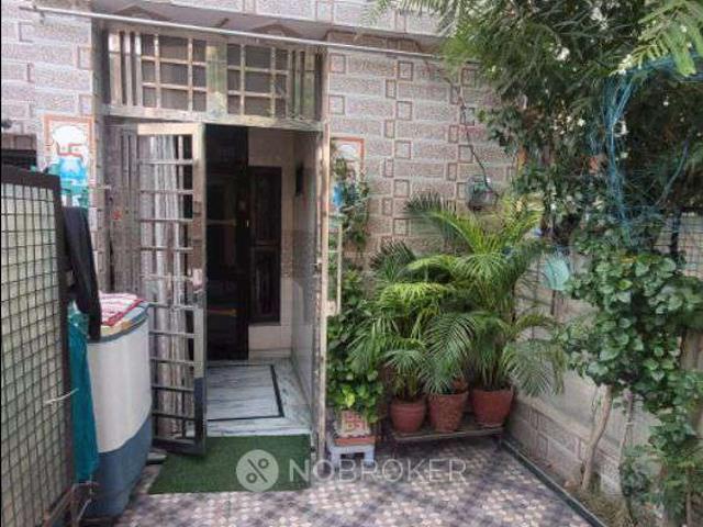 House for sale in Hariana