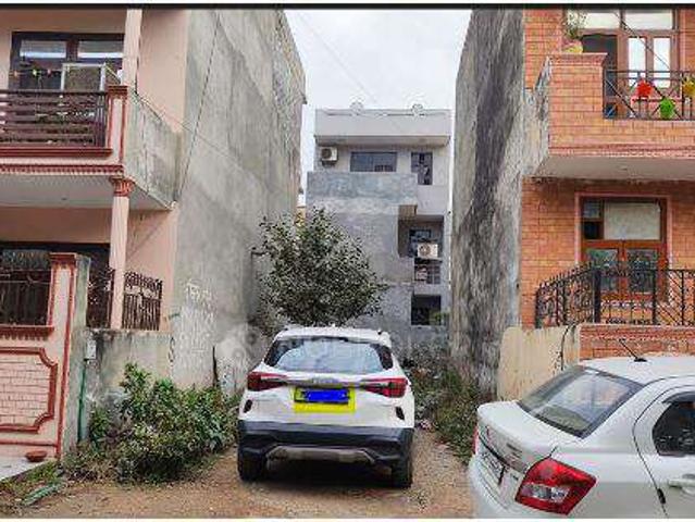 House for sale in Hariana