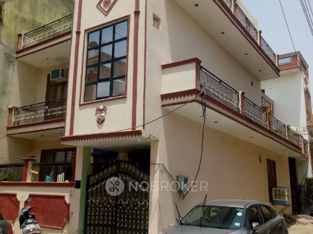 House for sale in Hariana