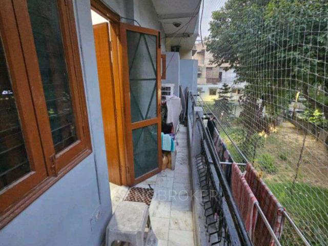 House for sale in North West Delhi, Deri