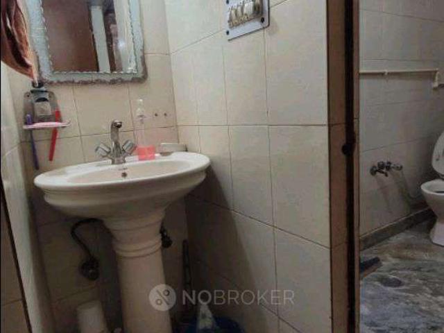 House for sale in North West Delhi, Deri