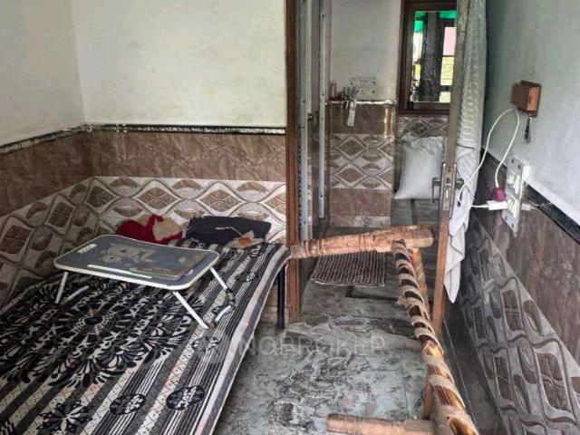 House for sale in North East Delhi, Deri
