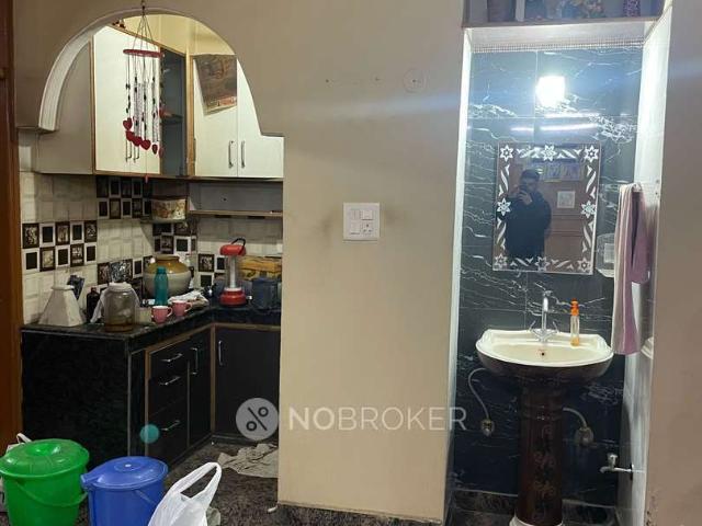 House for sale in West Delhi, Deri