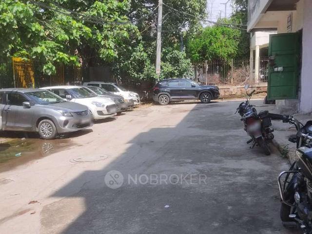 House for sale in West Delhi, Deri