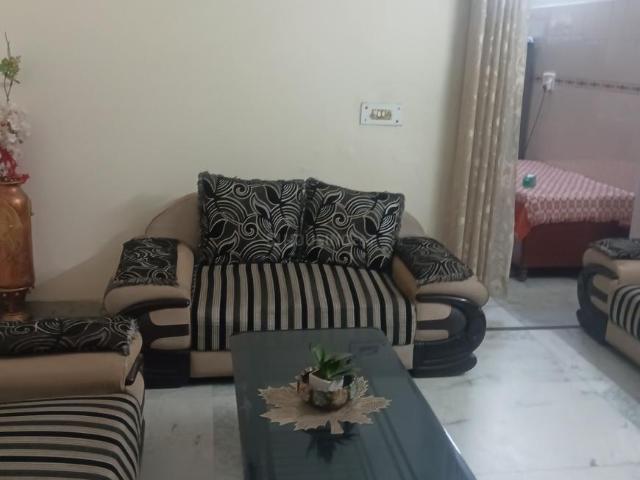 Flat for sale in West Delhi, Deri
