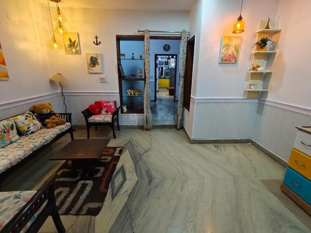 Flat for sale in West Delhi, Deri