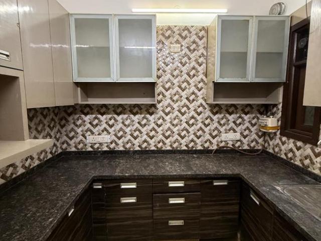 Flat for rent in North West Delhi, Deri