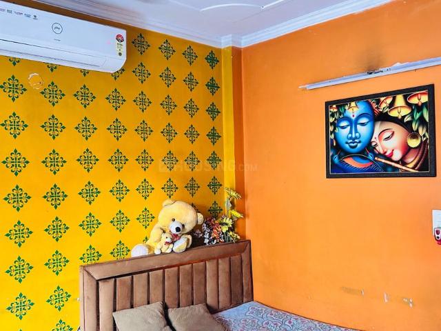 Flat for sale in North Delhi, Deri