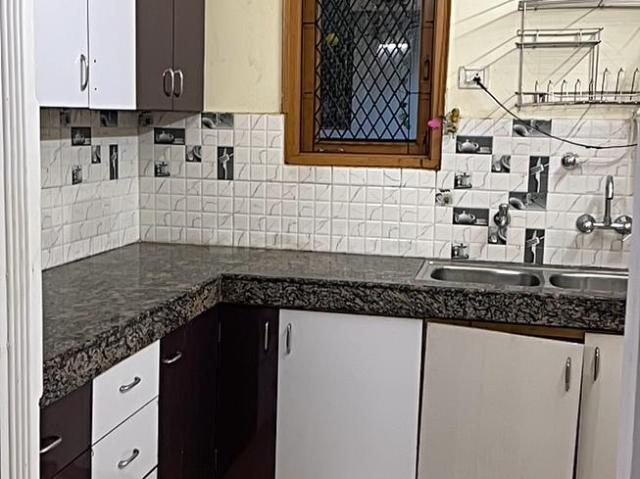 Flat for rent in South Delhi, Deri