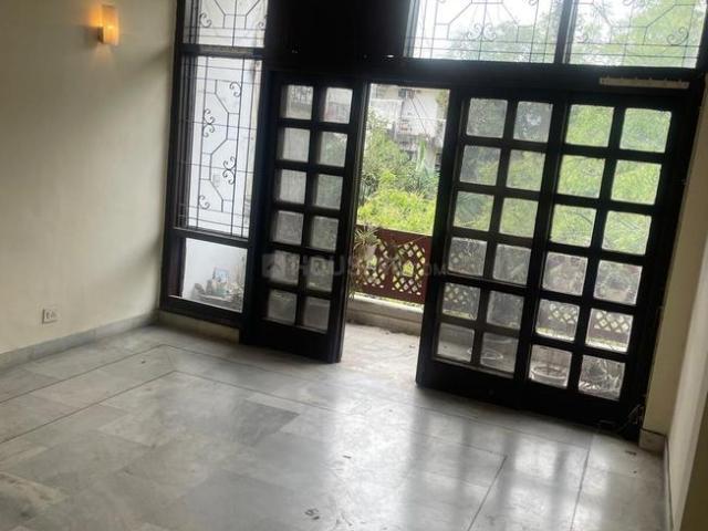 Flat for rent in Deri