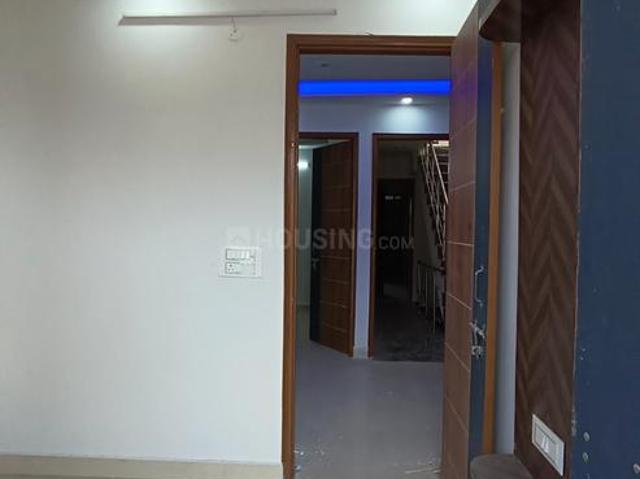 Flat for sale in South West Delhi, Deri