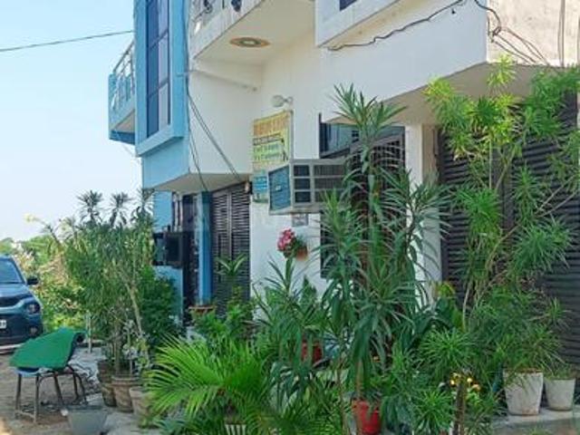 Flat for sale in Preet Vihar, Dadri