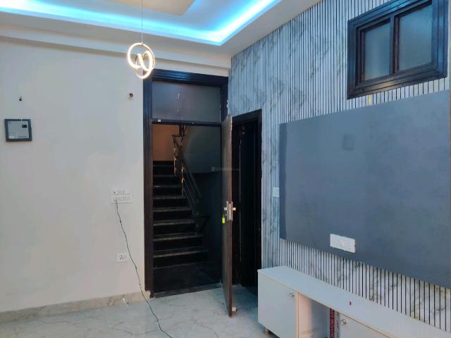 Flat for sale in North East Delhi, Deri